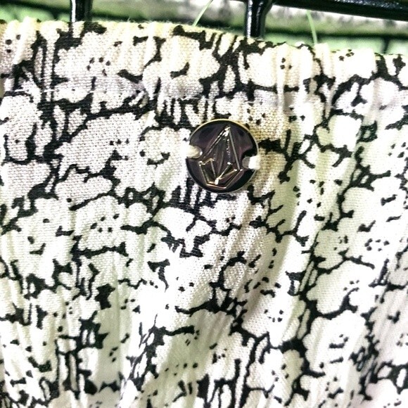 Volcom Skater Women's White Daisy Tube Crop Top Size XS - Picture 5 of 11